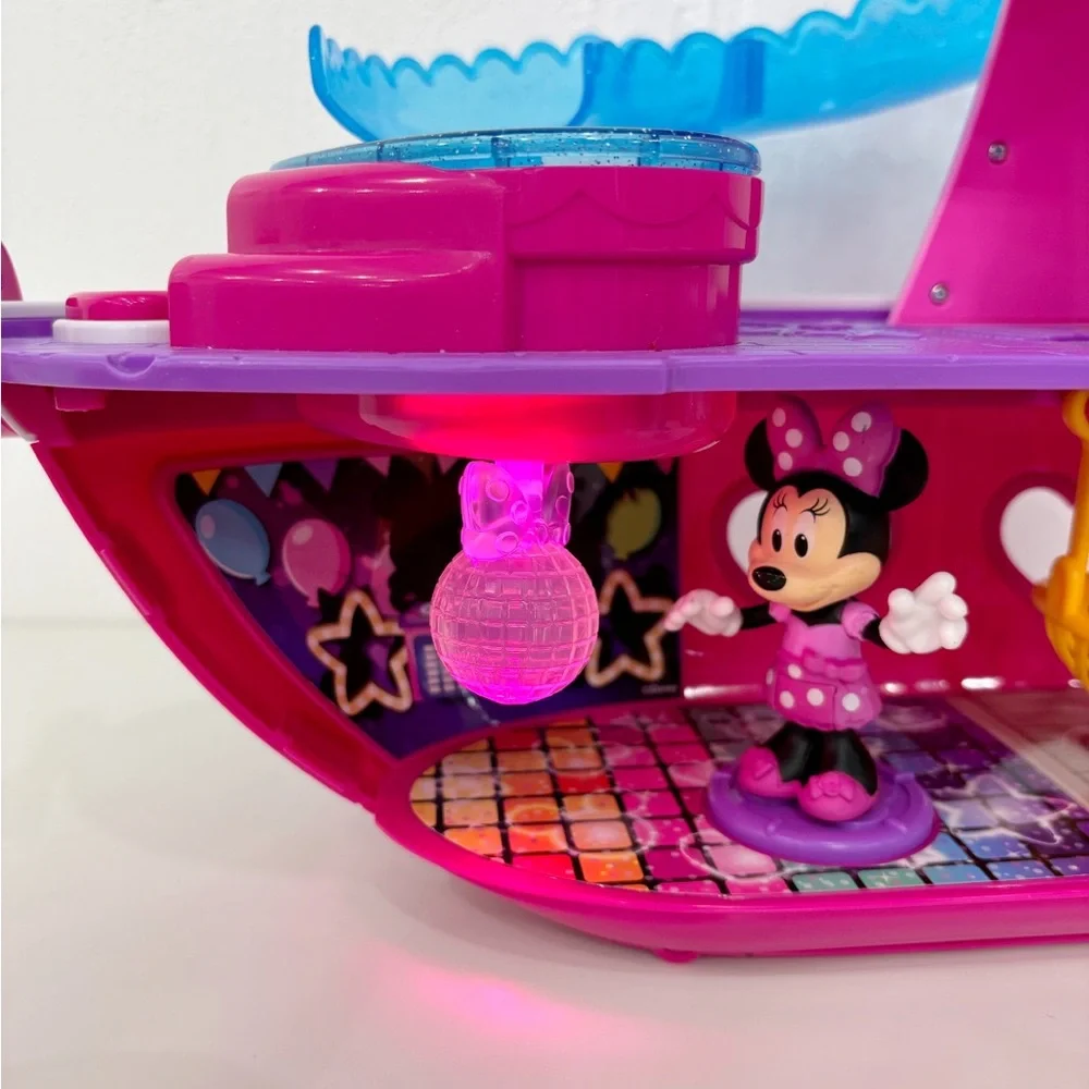 Disney Junior Minnie Mouse Bowdazzling Yacht Playset - Lights & Sound - Picture 4 of 12